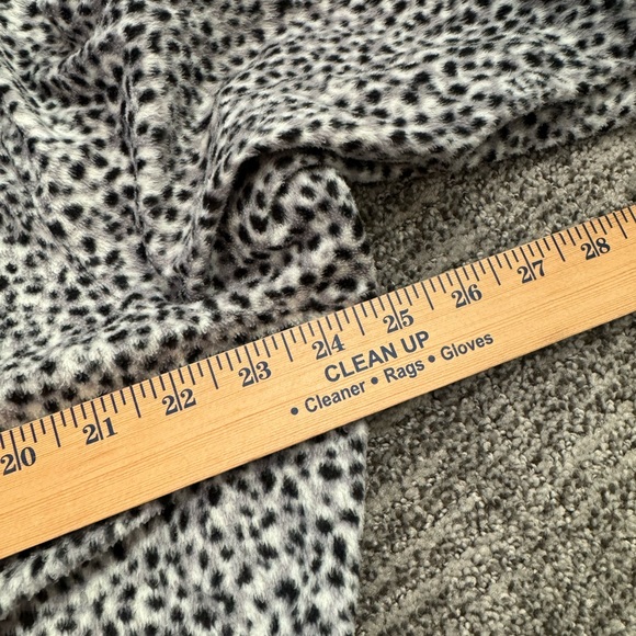 CELESTIAL DREAM Women’s Size 2X Gray, White Black Pink Leopard Print Pajamas Set - Picture 4 of 5